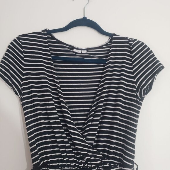 Gap Womens‎ XS Black White Striped Short-Sleeve Wrap-Style Romper Casual Summer - Picture 3 of 6